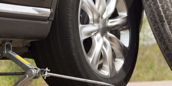 changingatire-570×570